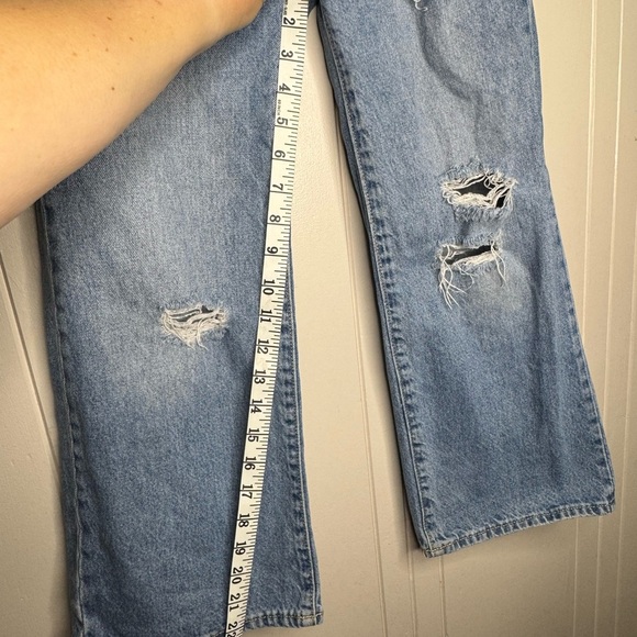 Old Navy Girls Wide Leg Distressed Jeans - Picture 4 of 7